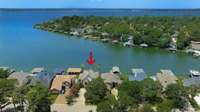 12374 Lake Vista Drive, Willis, TX 77318