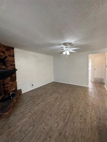 501 Hardin CT D, Austin, TX 78753