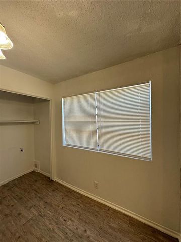 501 Hardin CT D, Austin, TX 78753