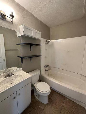 501 Hardin CT D, Austin, TX 78753
