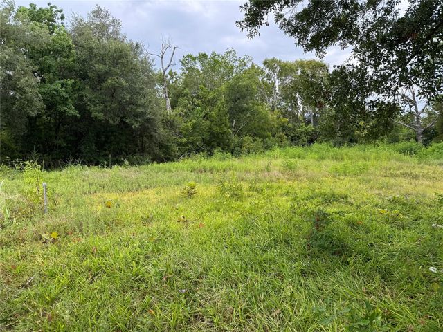 102 S Willow Street, Texas City, TX 77591