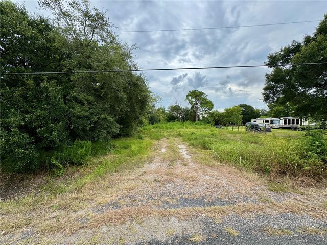 102 S Willow Street, Texas City, TX 77591