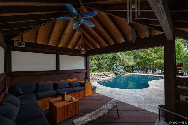 163 W Park Avenue, Pearl River, NY 10965