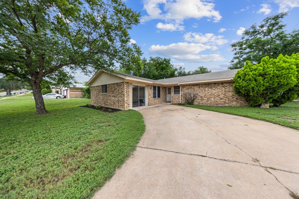 2016 Wanda ST, Copperas Cove, TX 76522