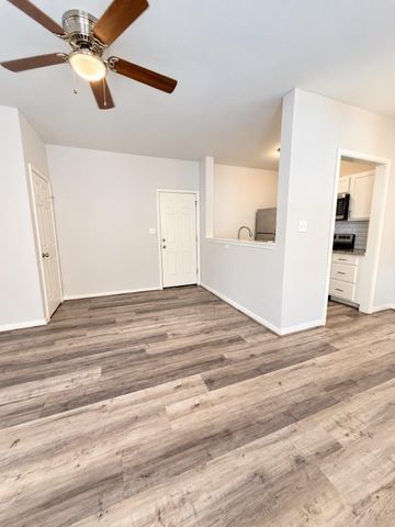 4313 Harrisburg Boulevard 4, Houston, TX 77003