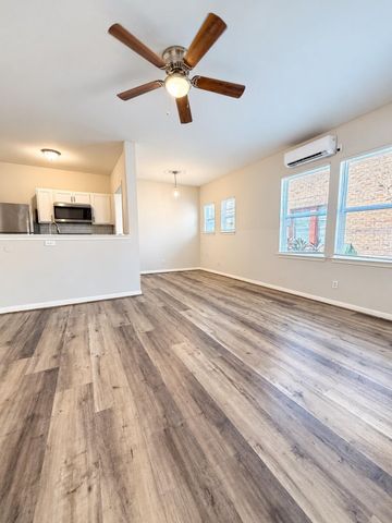 4313 Harrisburg Boulevard 4, Houston, TX 77003