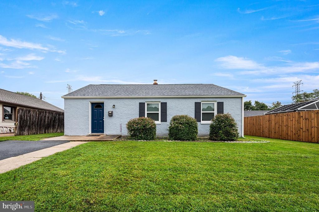 318 ELWOOD PL, NEW CASTLE, DE 19720 — exterior