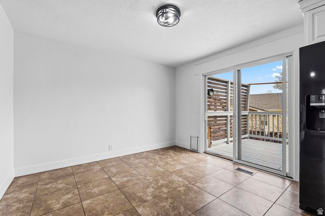 2049 W HEWS PL, Taylorsville, UT 84118