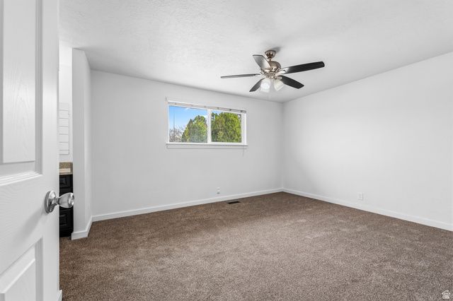 2049 W HEWS PL, Taylorsville, UT 84118