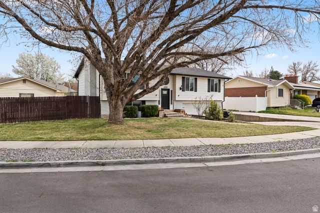 2049 W HEWS PL, Taylorsville, UT 84118