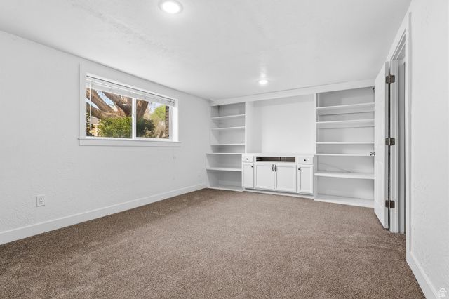 2049 W HEWS PL, Taylorsville, UT 84118