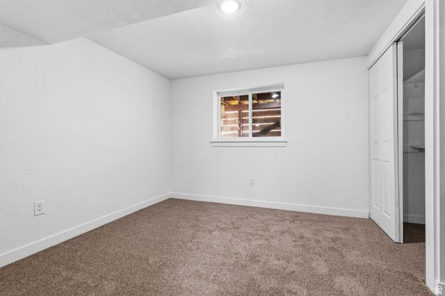 2049 W HEWS PL, Taylorsville, UT 84118