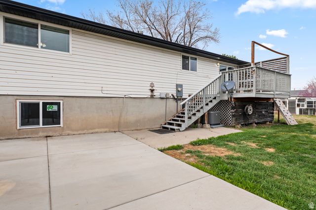 2049 W HEWS PL, Taylorsville, UT 84118