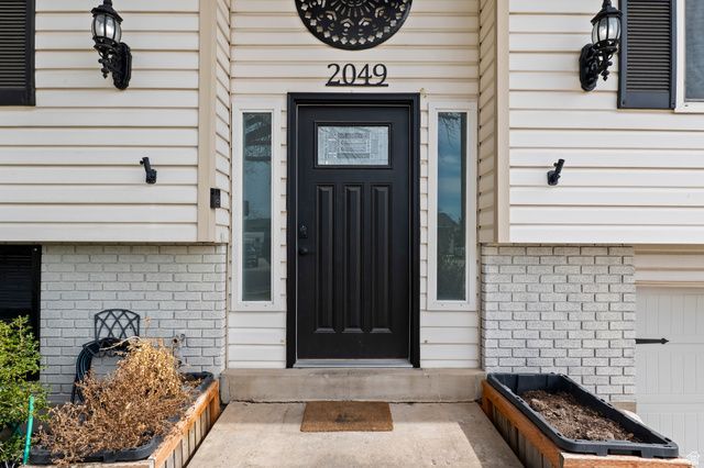 2049 W HEWS PL, Taylorsville, UT 84118