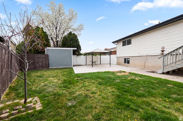 2049 W HEWS PL, Taylorsville, UT 84118
