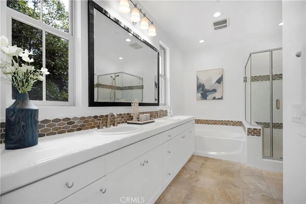 Image 23 of property listing at 27 Crosspointe, Irvine, CA 92618