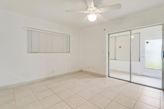 3040 LAKE OSBORNE Drive 109, Lake Worth Beach, FL 33461