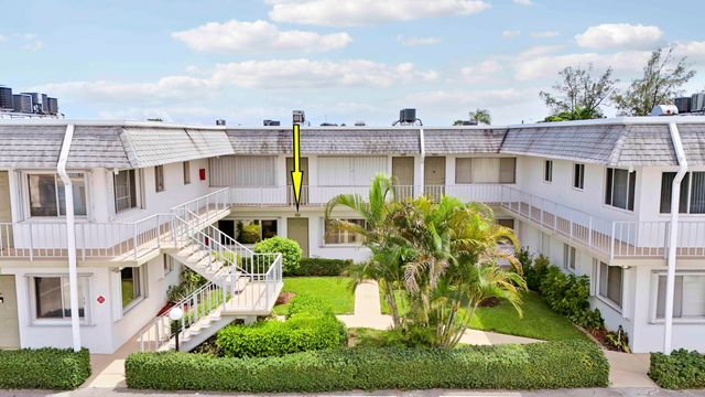 3040 LAKE OSBORNE Drive 109, Lake Worth Beach, FL 33461