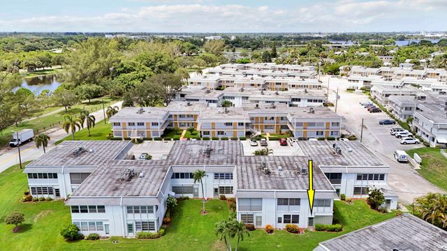 3040 LAKE OSBORNE Drive 109, Lake Worth Beach, FL 33461