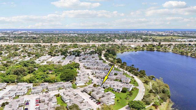 3040 LAKE OSBORNE Drive 109, Lake Worth Beach, FL 33461