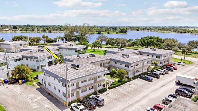 3040 LAKE OSBORNE Drive 109, Lake Worth Beach, FL 33461