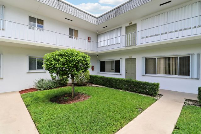 3040 LAKE OSBORNE Drive 109, Lake Worth Beach, FL 33461