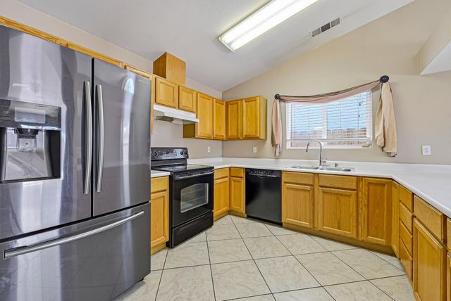 612 Los Altos Dr, Atwater, CA 95301