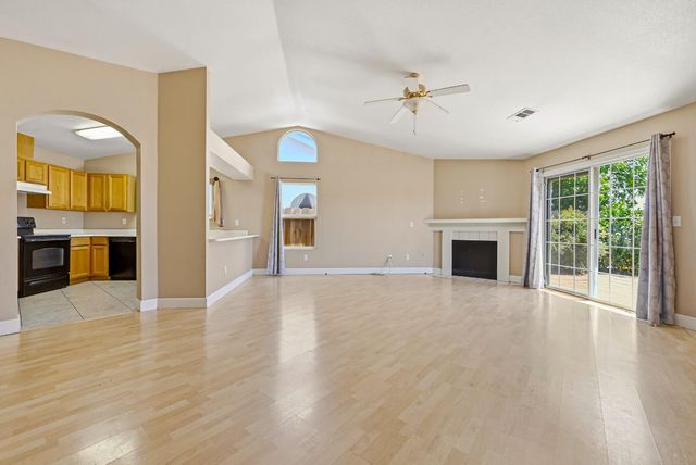 612 Los Altos Dr, Atwater, CA 95301