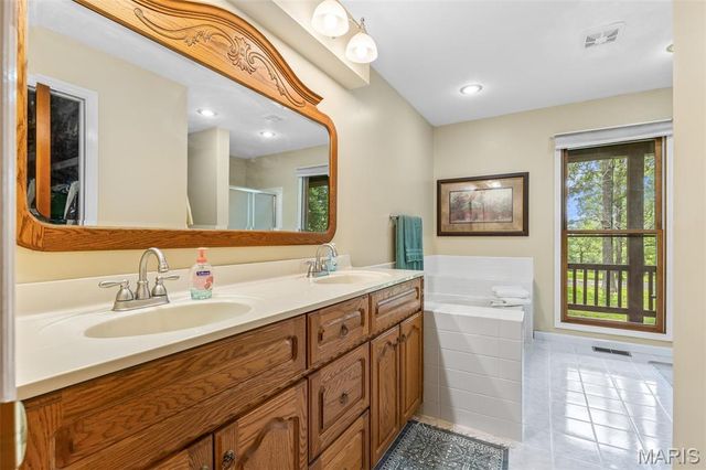 1656 Possum Hollow Road, Farmington, MO 63640