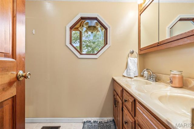 1656 Possum Hollow Road, Farmington, MO 63640