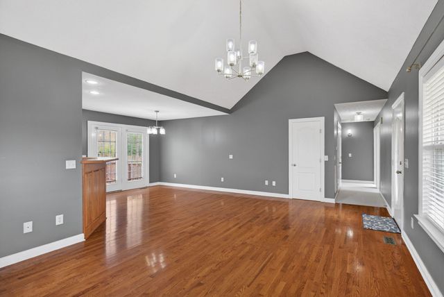 307 Sarah Ln, Portland, TN 37148