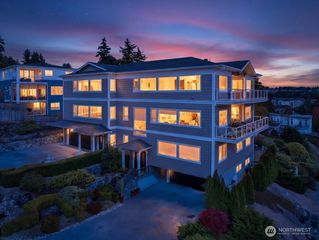 6404 NE 181st Street #A&B, Kenmore, WA 98028