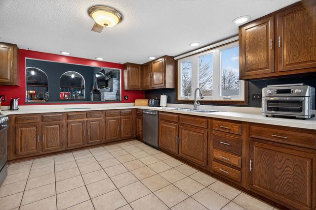 1380 Sommerset Way, Bourbonnais, IL 60914