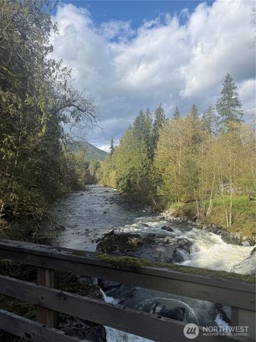 13016 Green Mountain Way, Granite Falls, WA 98252