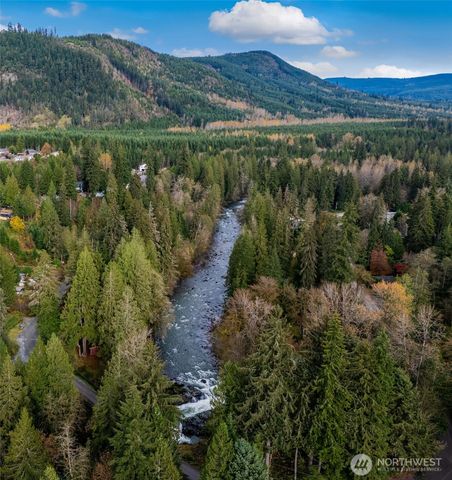 13016 Green Mountain Way, Granite Falls, WA 98252