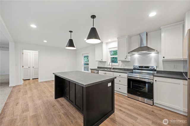 13016 Green Mountain Way, Granite Falls, WA 98252
