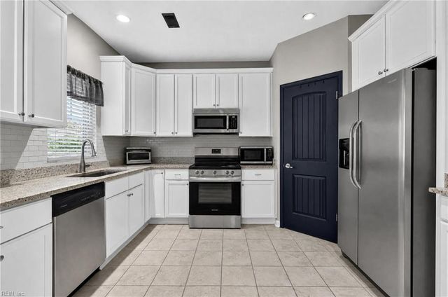 1923 Linster ST, Chesapeake, VA 23324