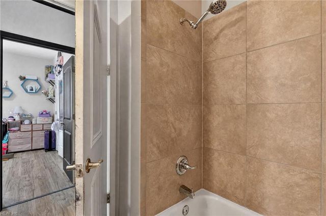 1923 Linster ST, Chesapeake, VA 23324