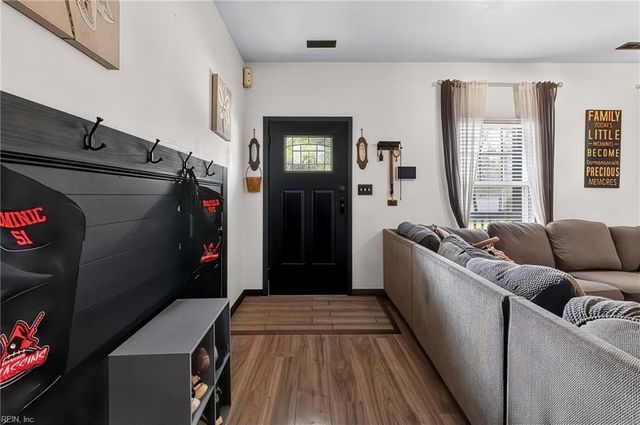 1923 Linster ST, Chesapeake, VA 23324