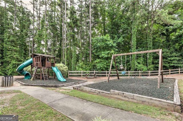 2222 Dunbar Trail SE, Smyrna, GA 30080