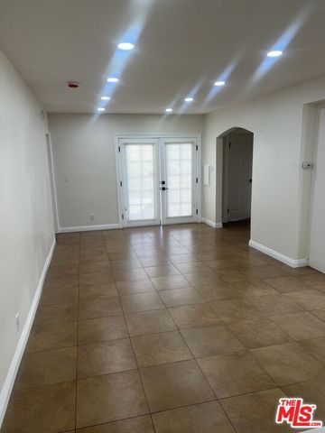 8536 Mcconnell Avenue, Los Angeles, CA 90045