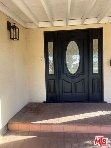 8536 Mcconnell Avenue, Los Angeles, CA 90045