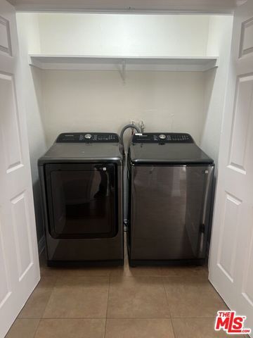 8536 Mcconnell Avenue, Los Angeles, CA 90045