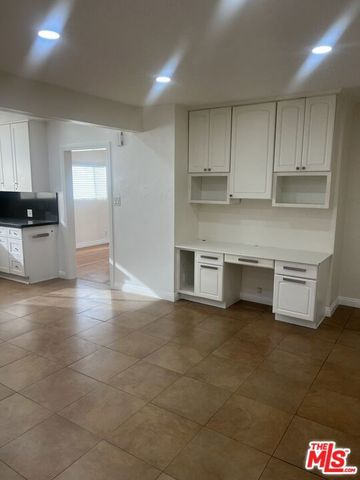 8536 Mcconnell Avenue, Los Angeles, CA 90045