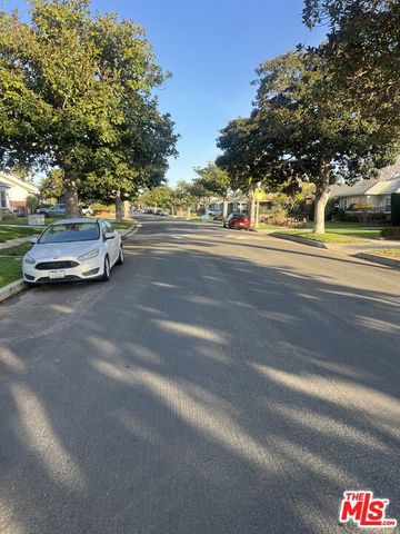 8536 Mcconnell Avenue, Los Angeles, CA 90045