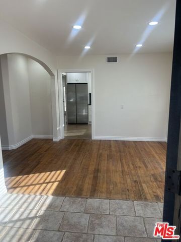 8536 Mcconnell Avenue, Los Angeles, CA 90045