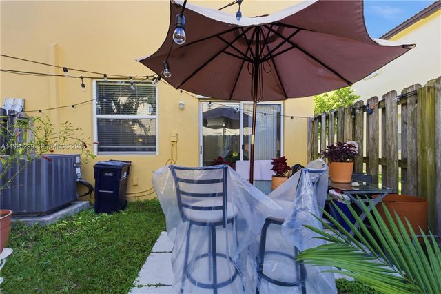 9113 SW 227th St 1, Cutler Bay, FL 33190