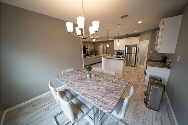 5730 Bella Donna Dr, Corpus Christi, TX 78414