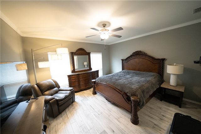 5730 Bella Donna Dr, Corpus Christi, TX 78414