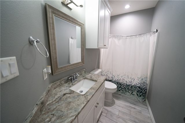 5730 Bella Donna Dr, Corpus Christi, TX 78414